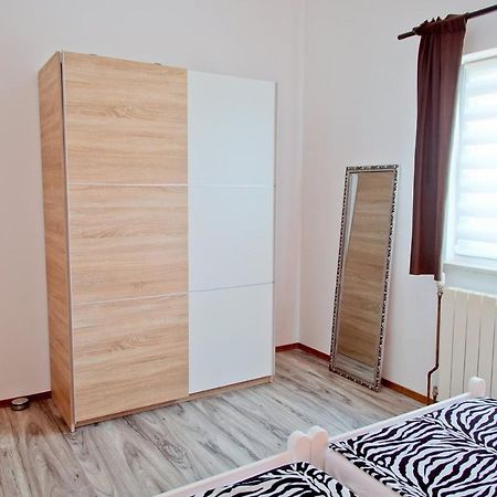 Apartament Apartmans Dina And Hana Radeki Polje 50 Loborika Zewnętrze zdjęcie