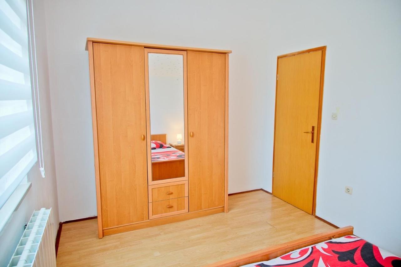 Apartament Apartmans Dina And Hana Radeki Polje 50 Loborika Zewnętrze zdjęcie